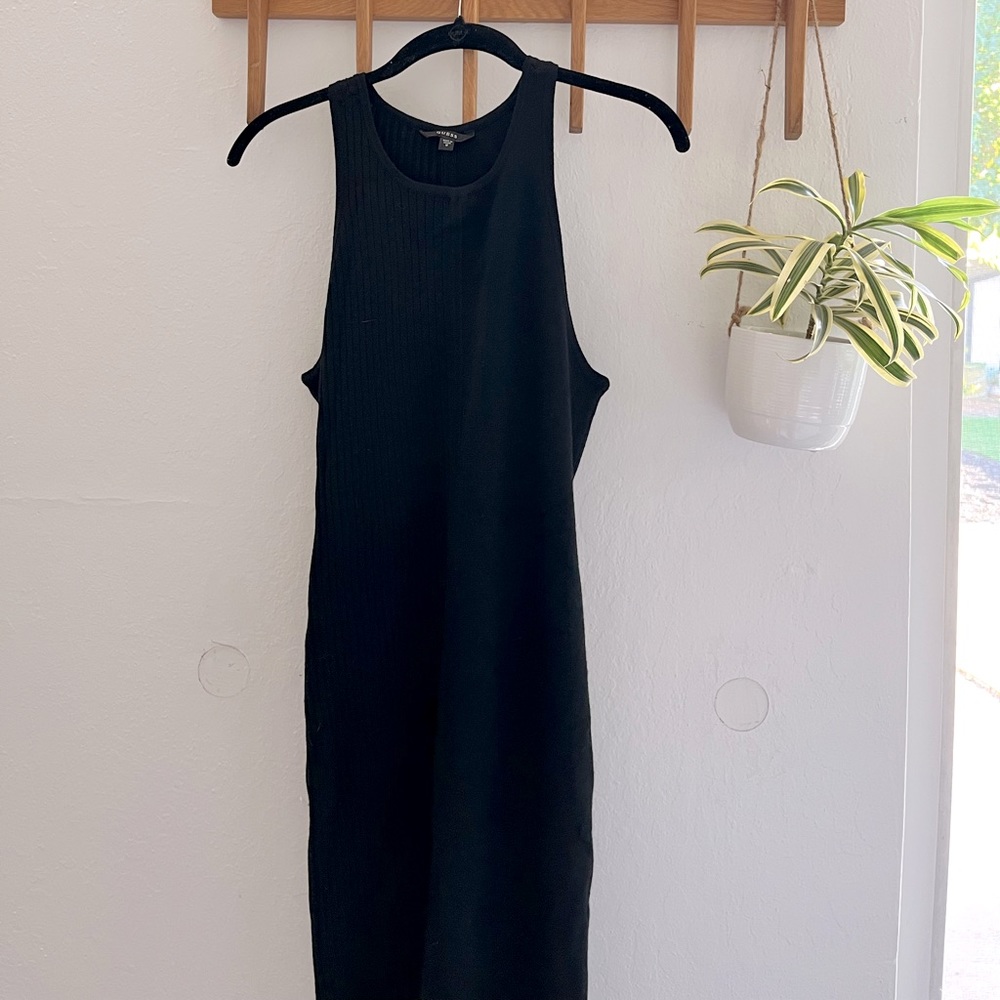 Guess sleeveless sweater dress in black size medium